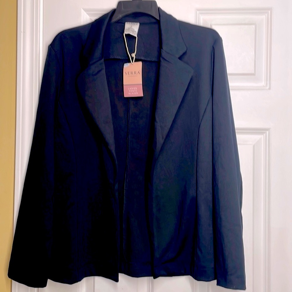 Serra Black Blazer - Picture 3 of 9
